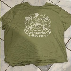 woman’s graphic tee. slightly cropped. xxl